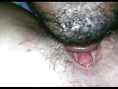 يمسح لها حتى أنها جاءت في 01:06